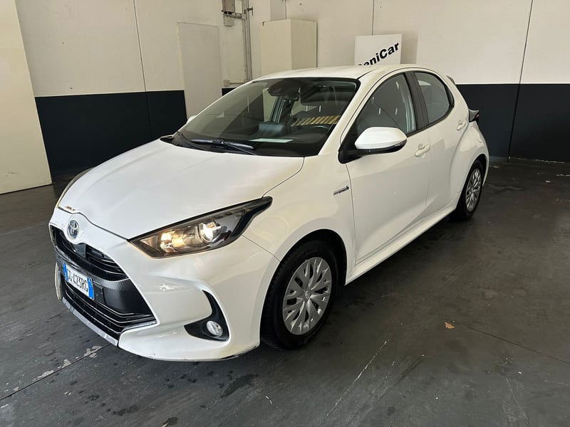 Toyota Yaris 1.5 Hybrid 5 porte Energy del 2021 usata a Milano