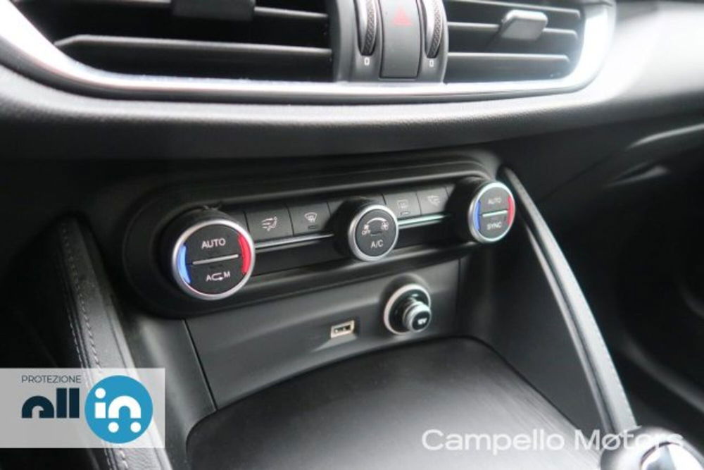 Alfa Romeo Stelvio usata a Venezia (11)