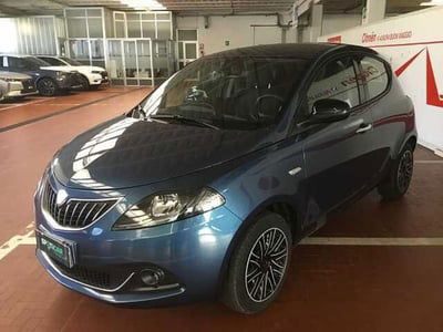 Lancia Ypsilon 1.0 FireFly 5 porte S&amp;S Hybrid Gold Plus del 2023 usata a Varese