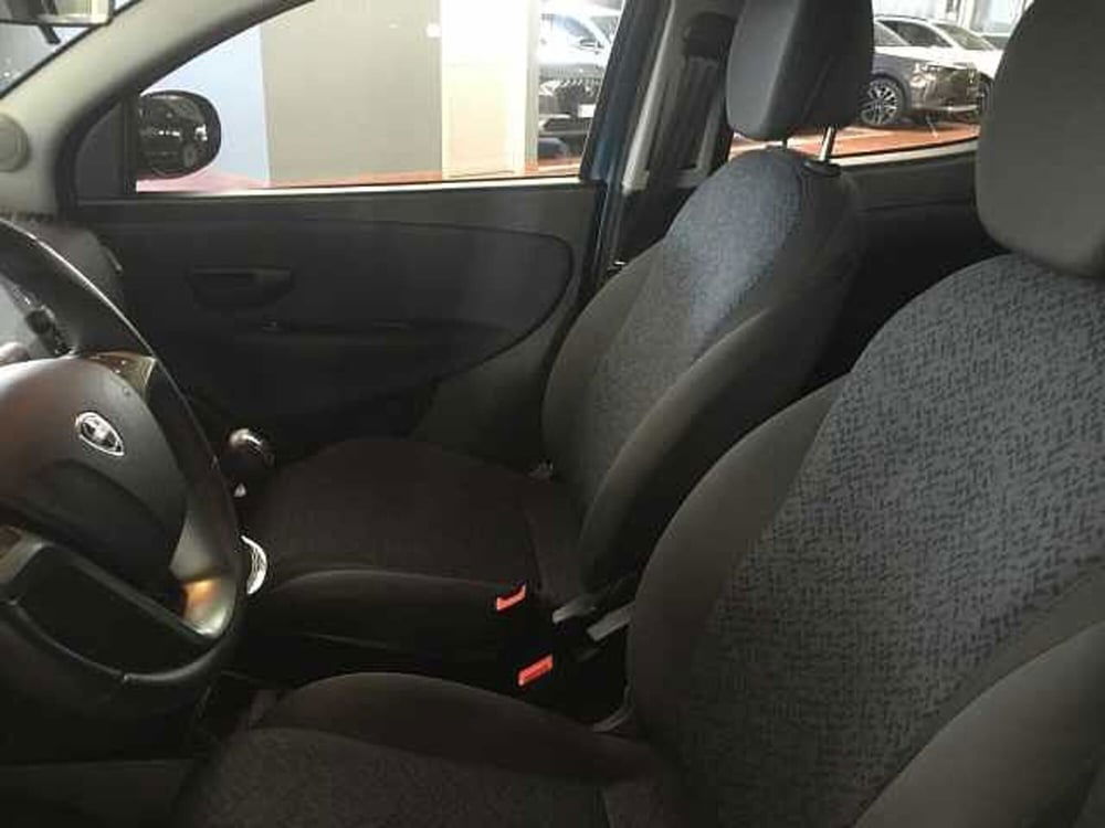 Lancia Ypsilon usata a Varese (10)