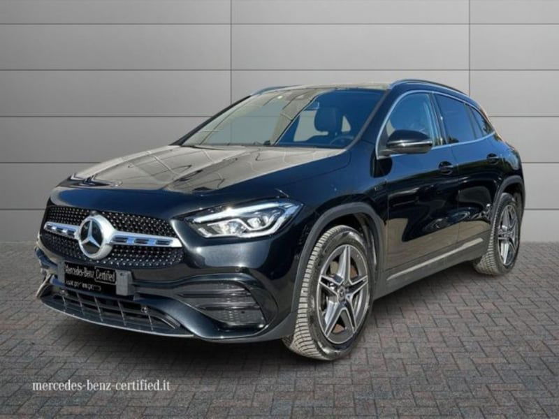 Mercedes-Benz GLA SUV 250 e EQ-Power Automatic Premium del 2021 usata a Manocalzati