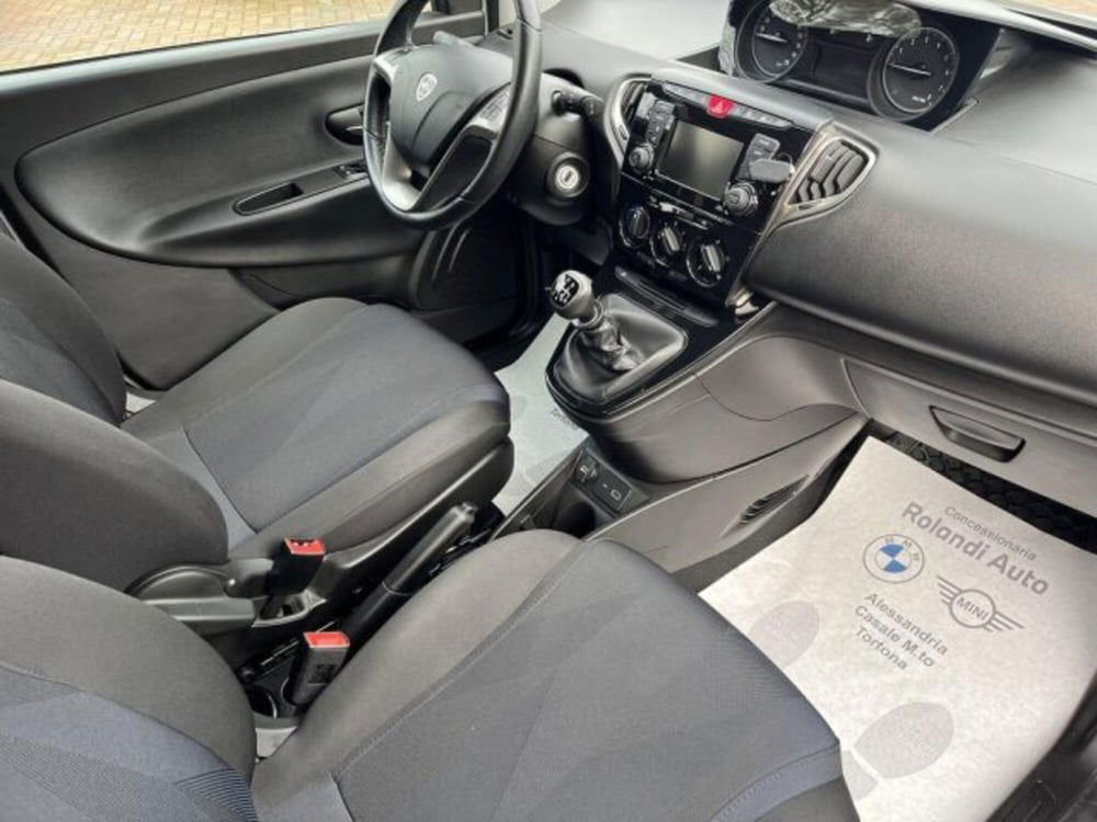 Lancia Ypsilon usata a Alessandria (12)