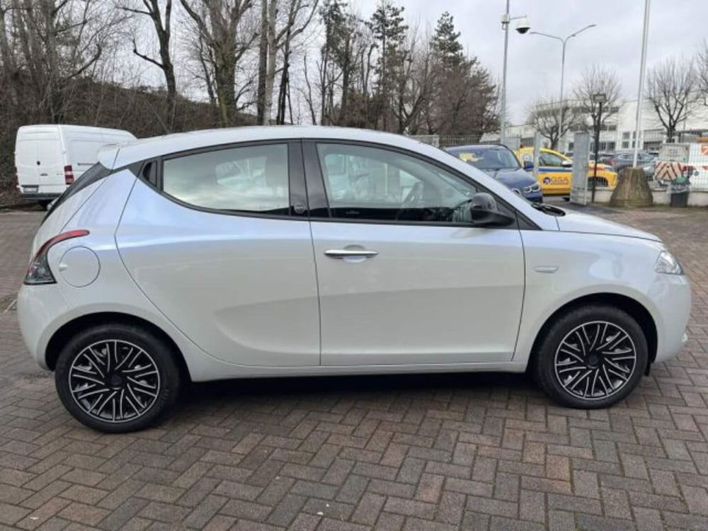 Lancia Ypsilon usata a Alessandria (6)