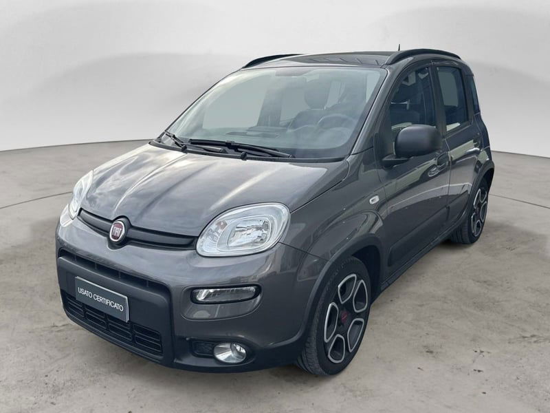 Fiat Panda 1.0 FireFly S&amp;S Hybrid City Cross  del 2022 usata a Bari