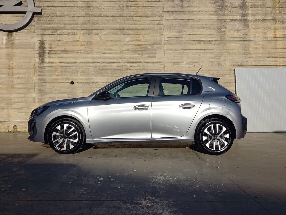 Peugeot 208 nuova a Salerno (3)