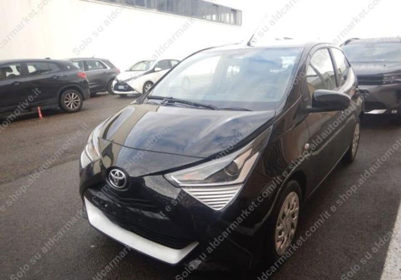 Toyota Aygo Connect 1.0 VVT-i 72 CV 5 porte x-you MMT del 2020 usata a Tricase