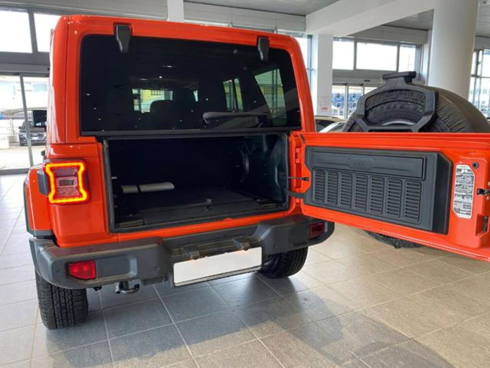 Jeep Wrangler Unlimited usata a Livorno (10)