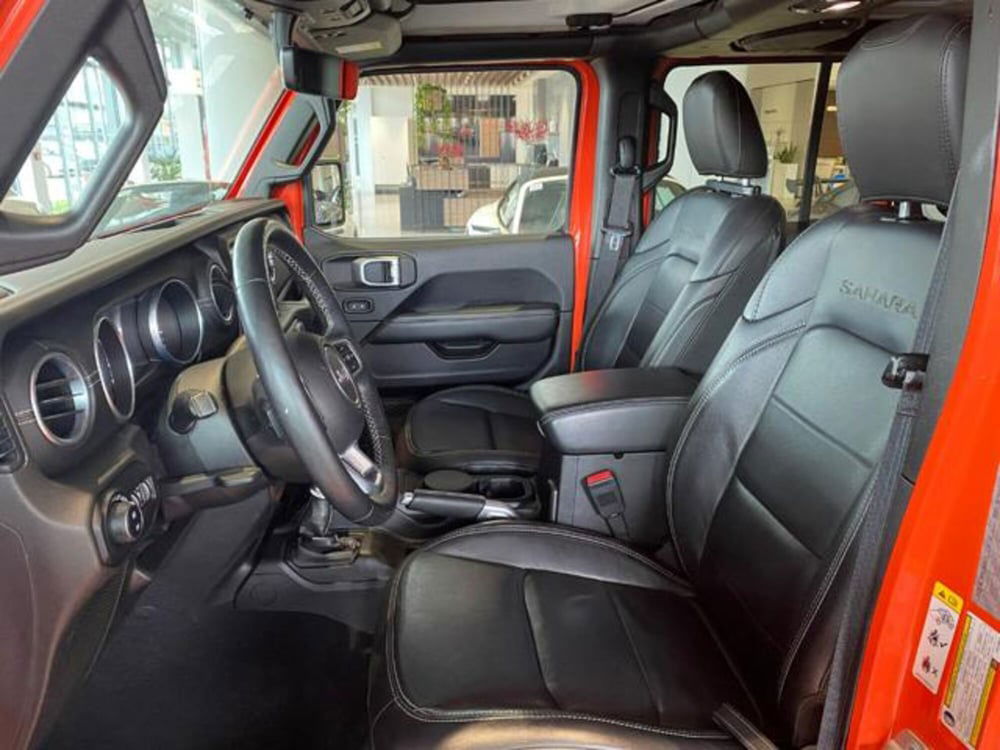 Jeep Wrangler Unlimited usata a Livorno (14)