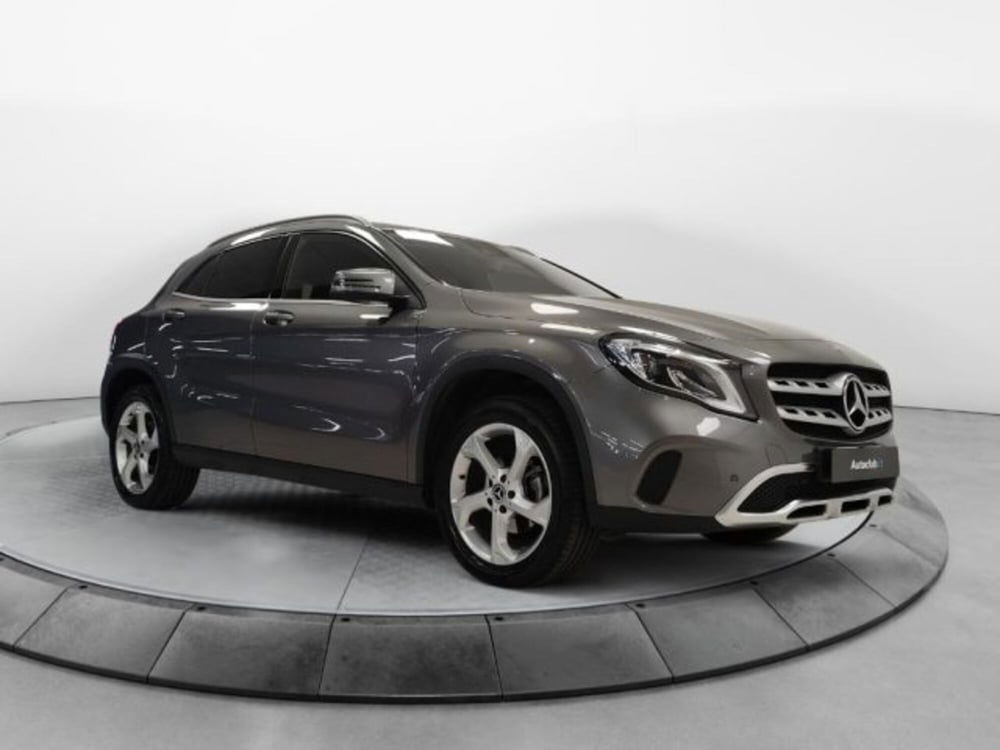 Mercedes-Benz GLA SUV usata a Modena (16)