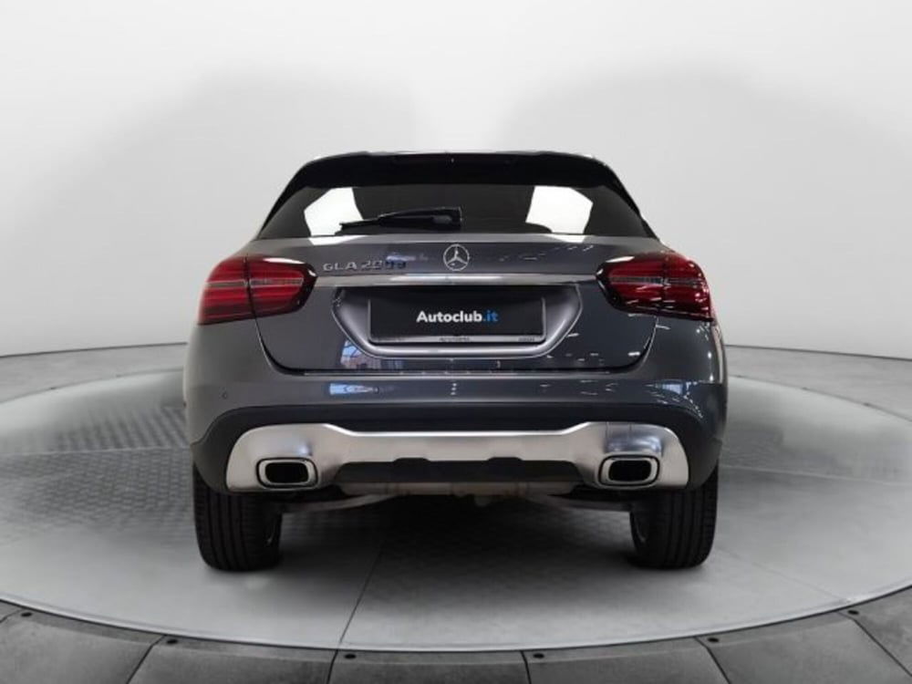 Mercedes-Benz GLA SUV usata a Modena (19)