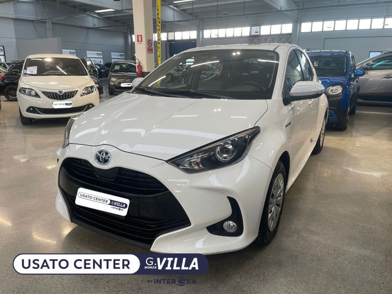 Toyota Yaris 1.5 Hybrid 5 porte Lounge del 2021 usata a Monza