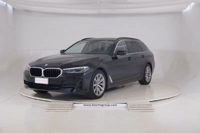 BMW Serie 5 Touring 520d 48V xDrive  Business  del 2022 usata a Settimo Torinese