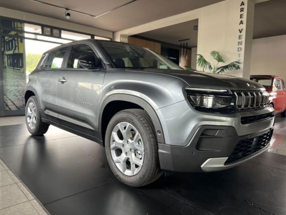 Jeep Avenger nuova a Napoli