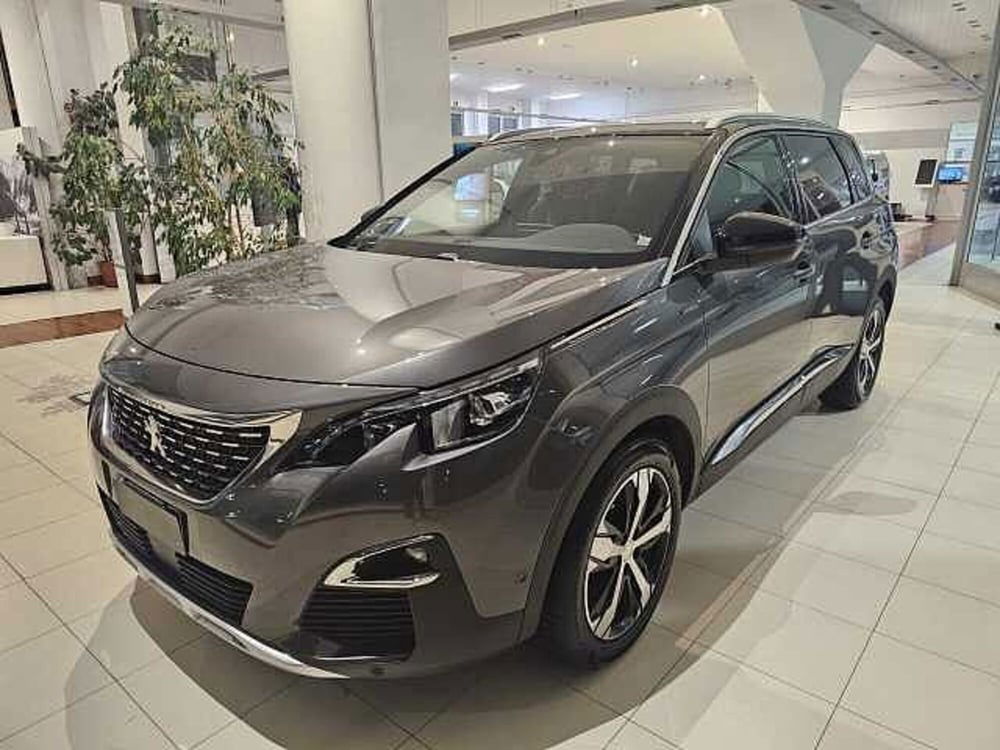 Peugeot 5008 usata a Genova