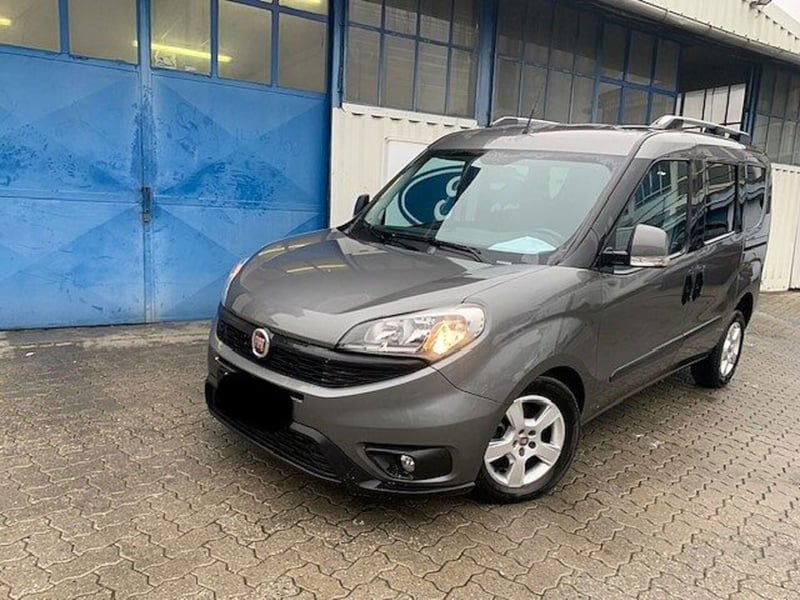 Fiat Dobl&ograve; 1.6 MJT 105CV PC Combi N1 SX  del 2015 usata a Pavone Canavese