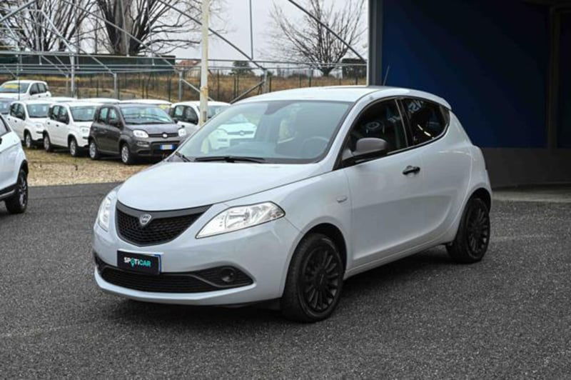 Lancia Ypsilon 1.0 FireFly 5 porte S&amp;S Hybrid Ecochic Gold  del 2021 usata a Pianezza