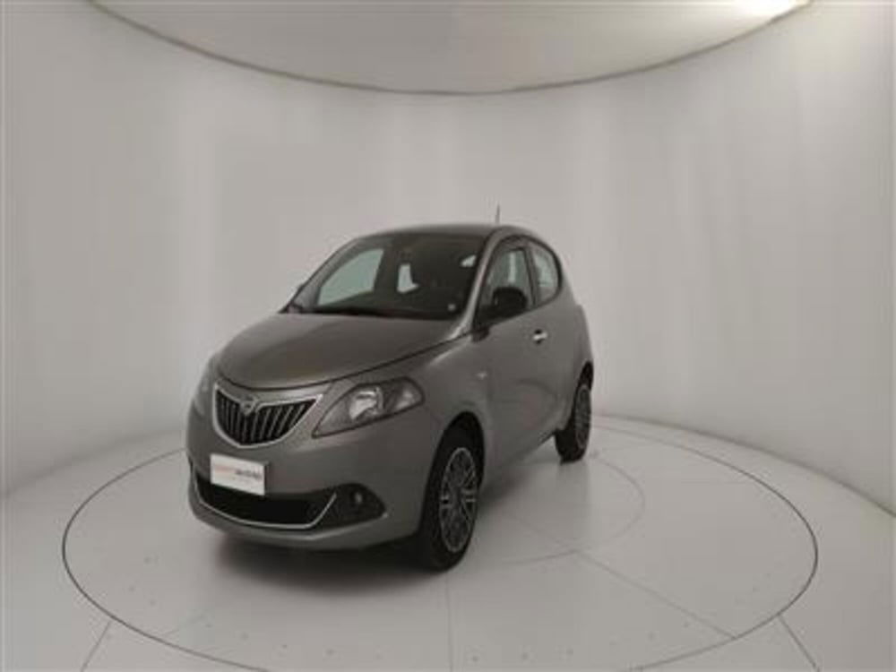 Lancia Ypsilon usata a Bari