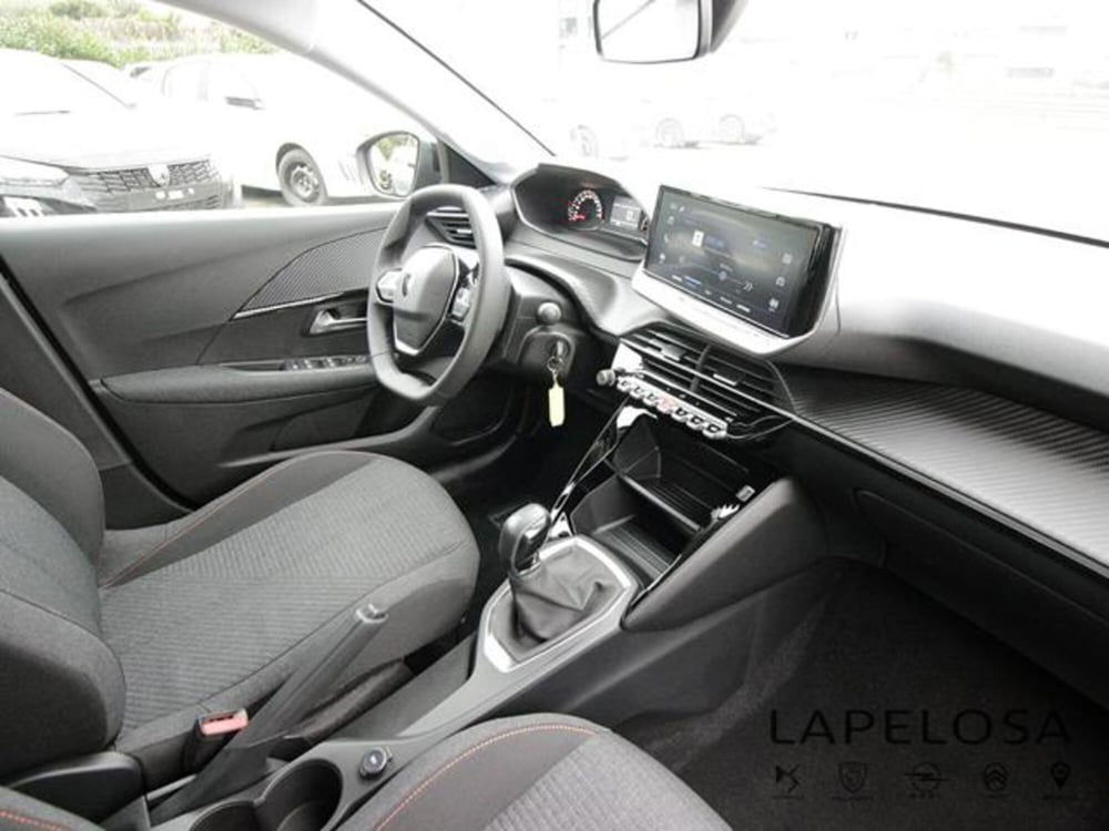 Peugeot 208 nuova a Salerno (17)