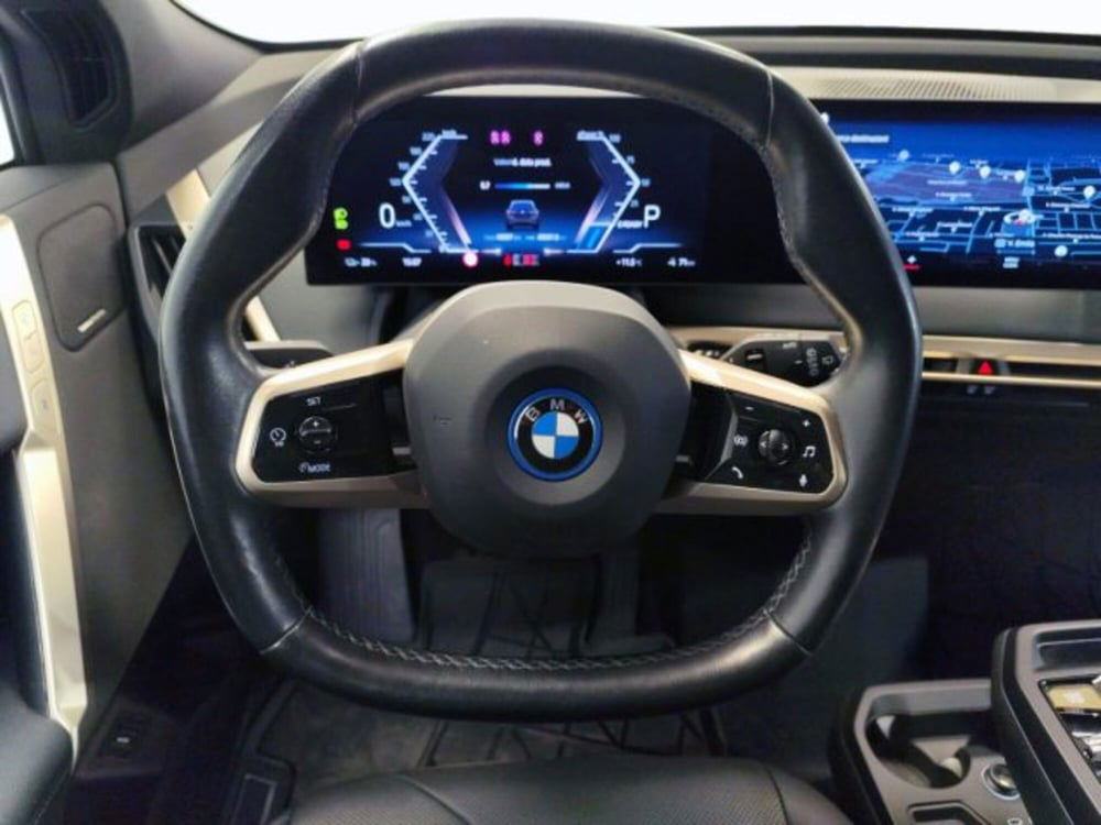 BMW iX usata a Modena (7)