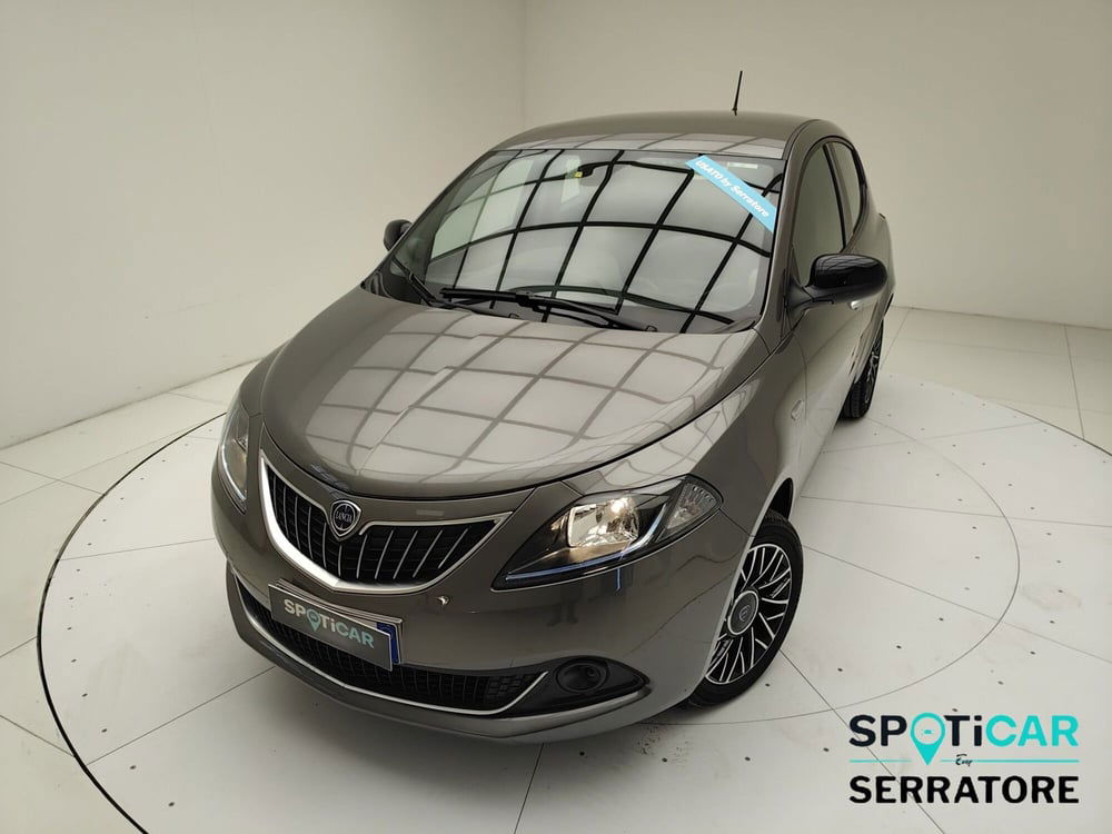 Lancia Ypsilon usata a Como (15)