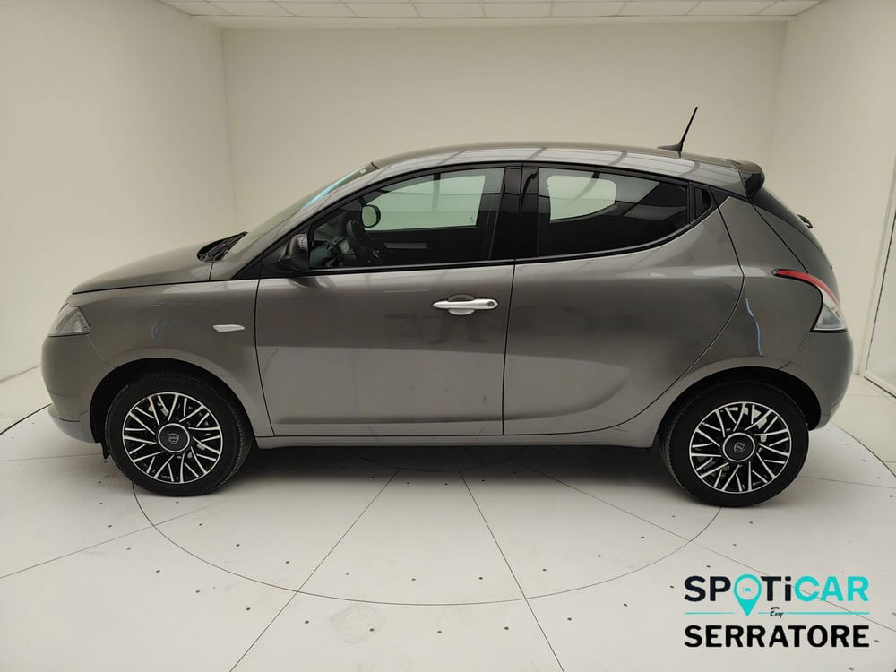 Lancia Ypsilon usata a Como (4)