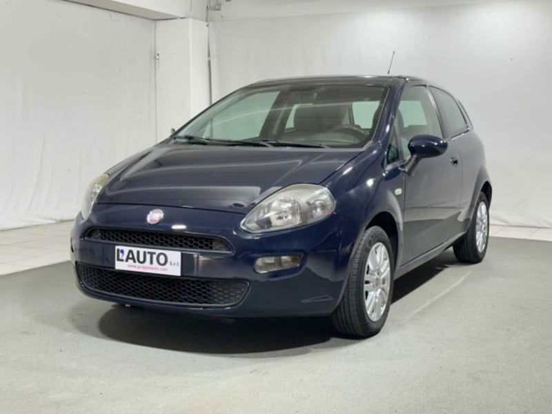 Fiat Punto 1.2 8V 3 porte Easy  del 2012 usata a Caspoggio