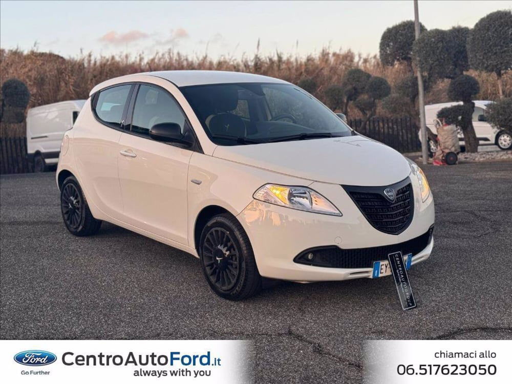 Lancia Ypsilon usata a Roma (6)