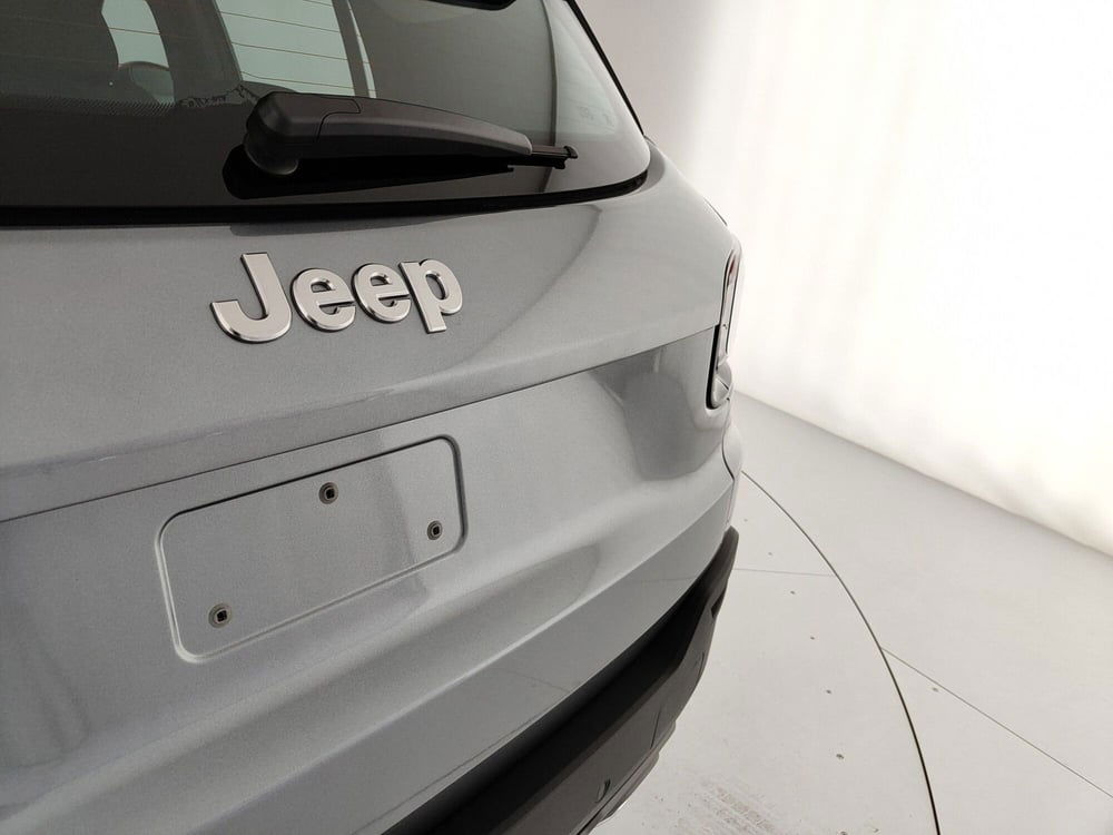 Jeep Avenger nuova a Caserta (10)