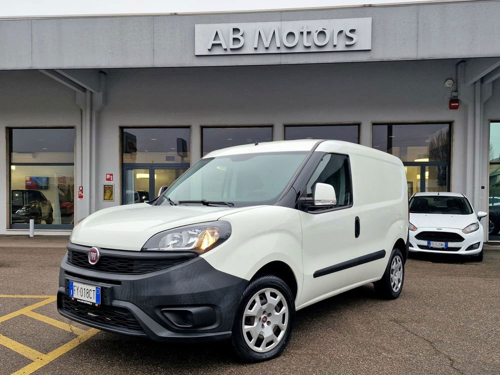 Fiat Doblò Furgone usata a Varese