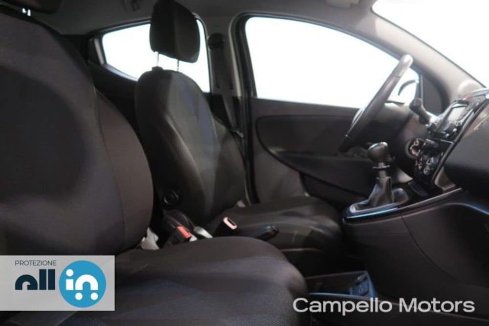 Lancia Ypsilon usata a Venezia (14)