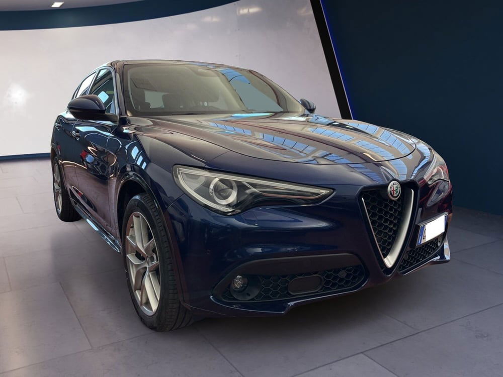 Alfa Romeo Stelvio usata a Torino (2)