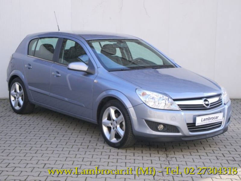 Opel Astra 1.6 16V VVT 5 porte Cosmo  del 2009 usata a Cologno Monzese