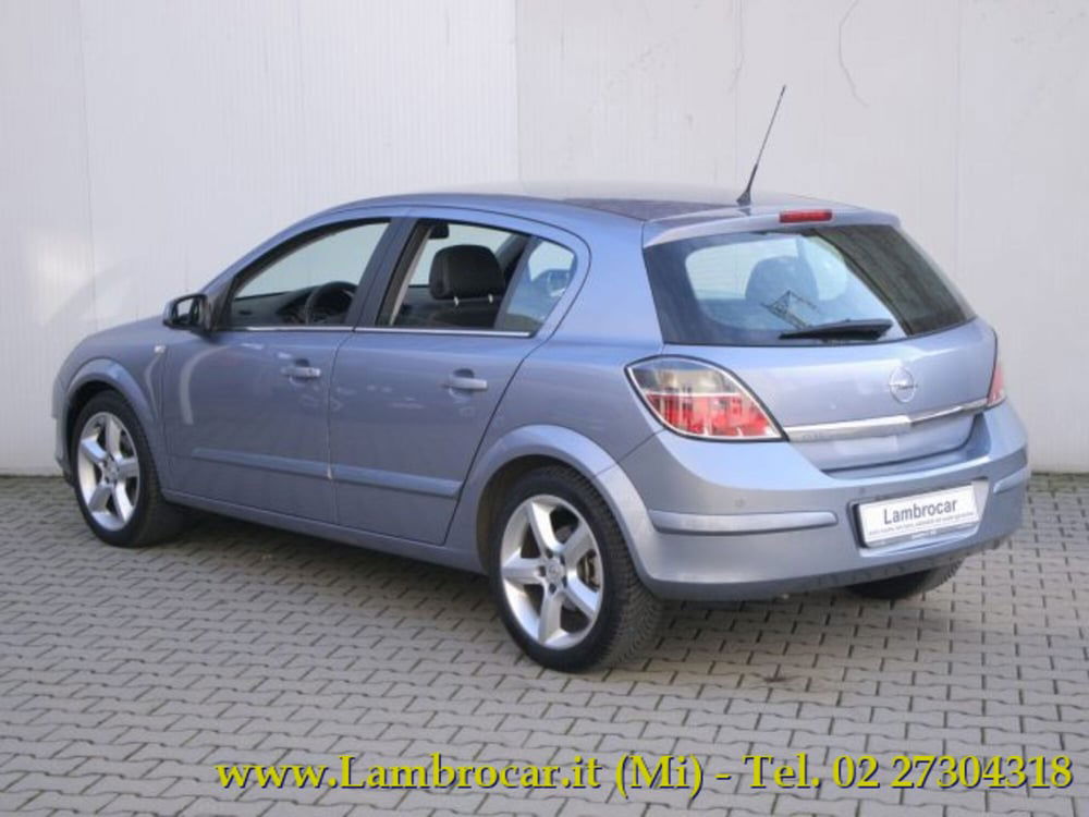 Opel Astra usata a Milano (13)