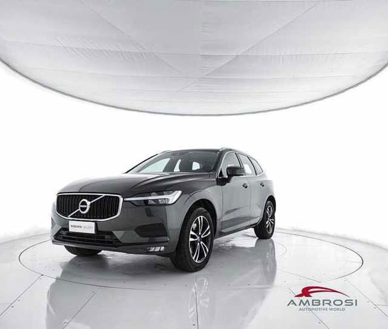 Volvo XC60 B4 (d) AWD Geartronic Momentum Pro  del 2021 usata a Viterbo