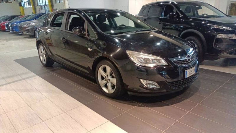 Opel Astra 1.4 100CV 4 porte Ecotec  del 2010 usata a Trezzano sul Naviglio