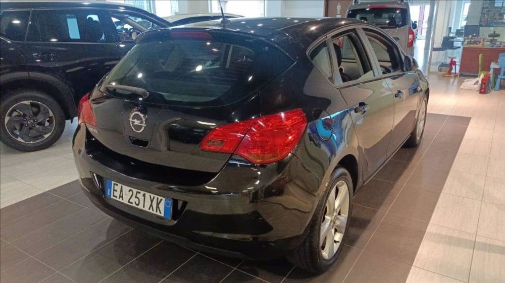 Opel Astra usata a Milano (4)