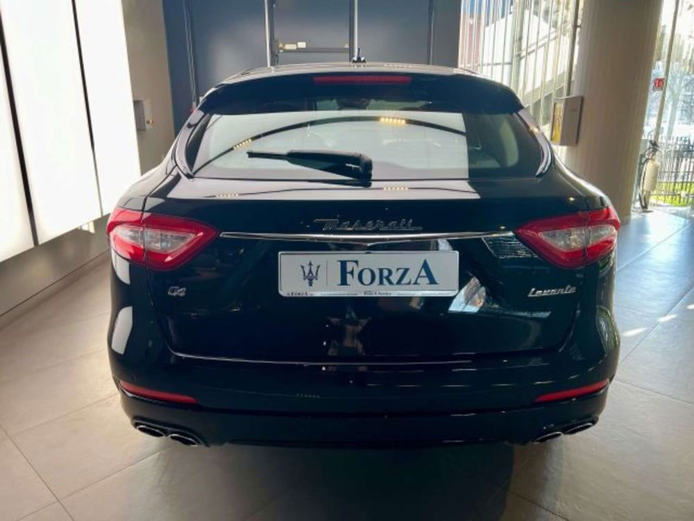 Maserati Levante usata a Torino (7)