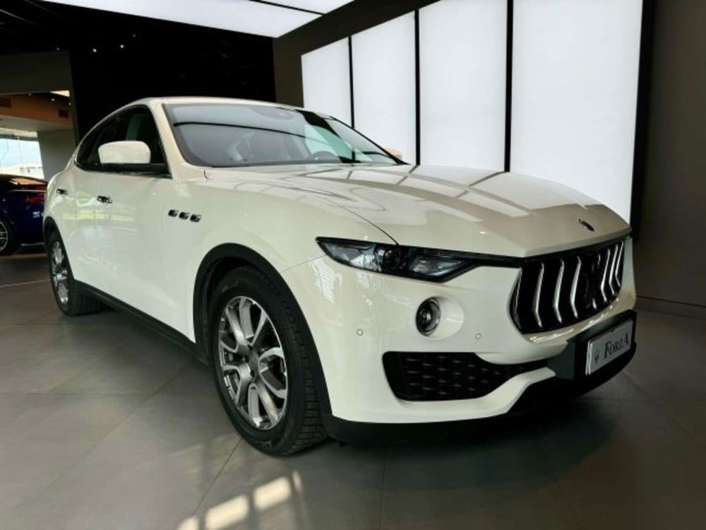 Maserati Levante usata a Torino (3)