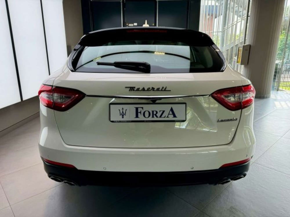 Maserati Levante usata a Torino (7)