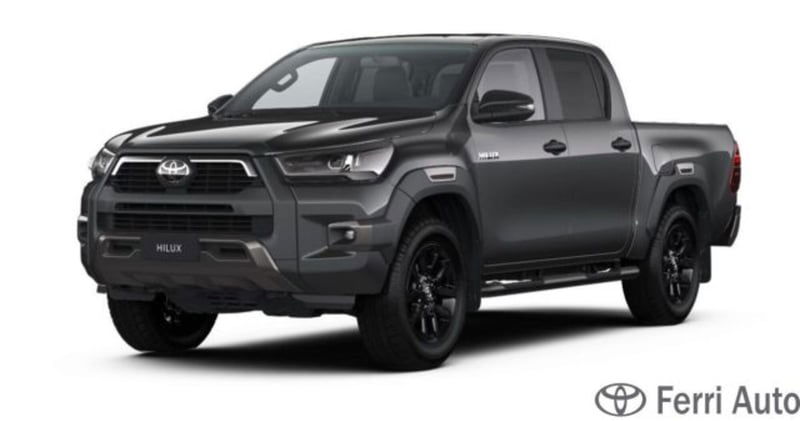 Toyota Hilux 2.D-4D A/T 4WD porte Double Cab Invincible nuova a Limena