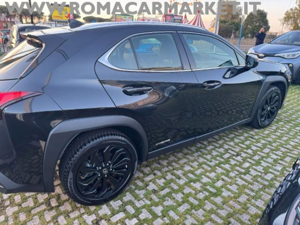 Lexus UX usata a Roma (5)