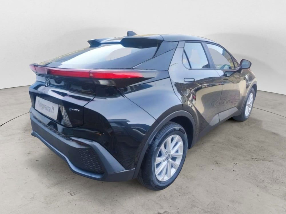 Toyota Toyota C-HR nuova a Lecco (6)