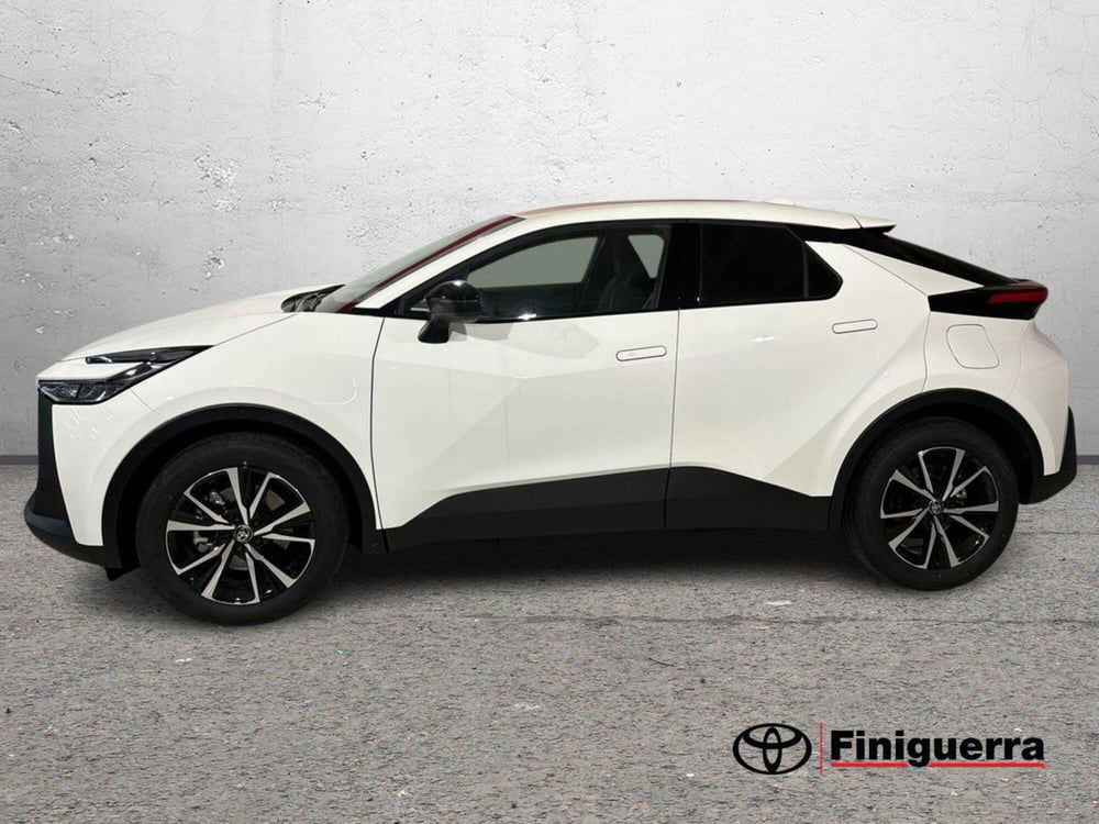 Toyota Toyota C-HR nuova a Lecco (6)