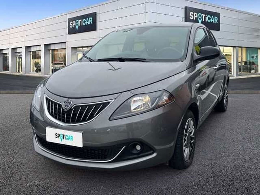 Lancia Ypsilon usata a Ravenna