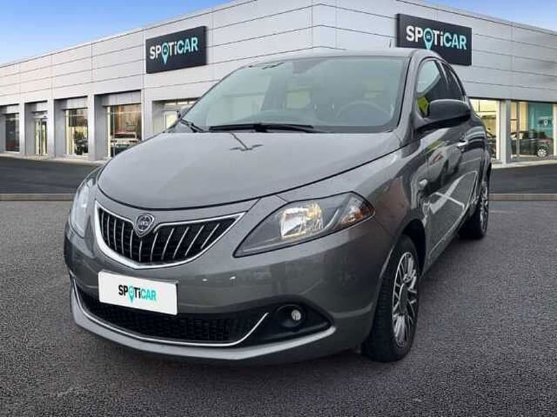 Lancia Ypsilon 1.0 FireFly 5 porte S&amp;S Hybrid Silver Plus del 2023 usata a Ravenna