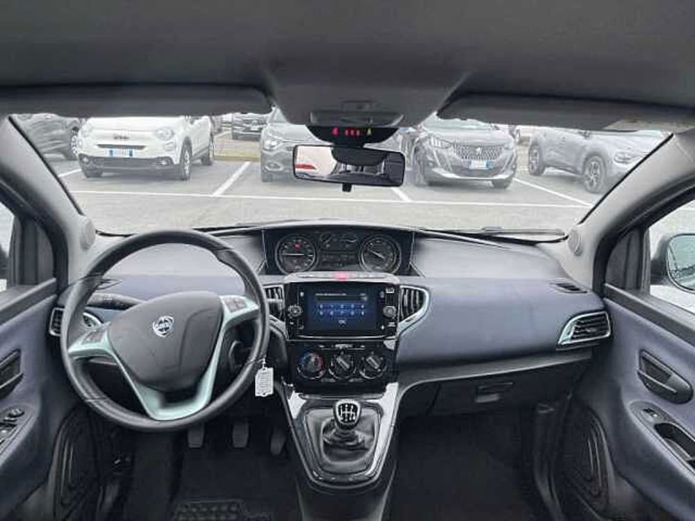 Lancia Ypsilon usata a Ravenna (10)