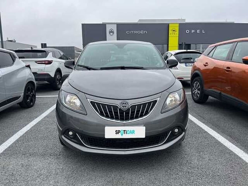 Lancia Ypsilon usata a Ravenna (2)