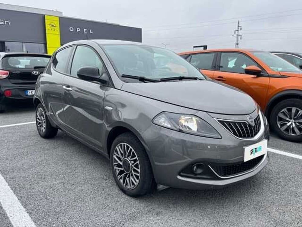 Lancia Ypsilon usata a Ravenna (3)