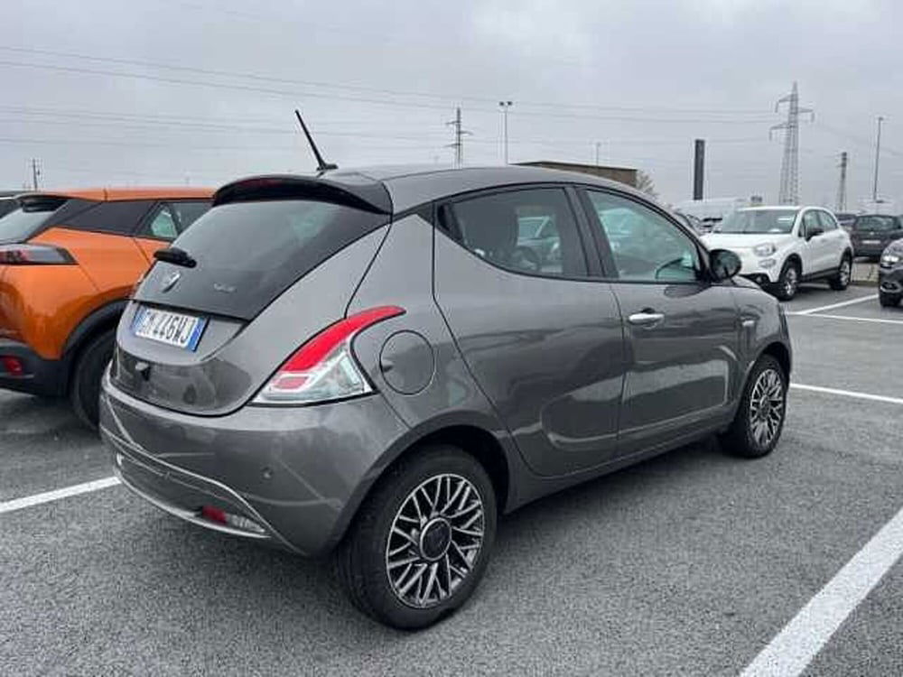 Lancia Ypsilon usata a Ravenna (4)