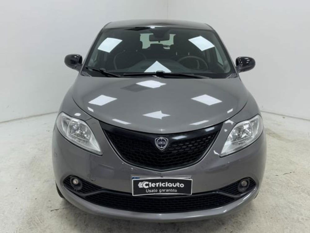 Lancia Ypsilon usata a Como (6)